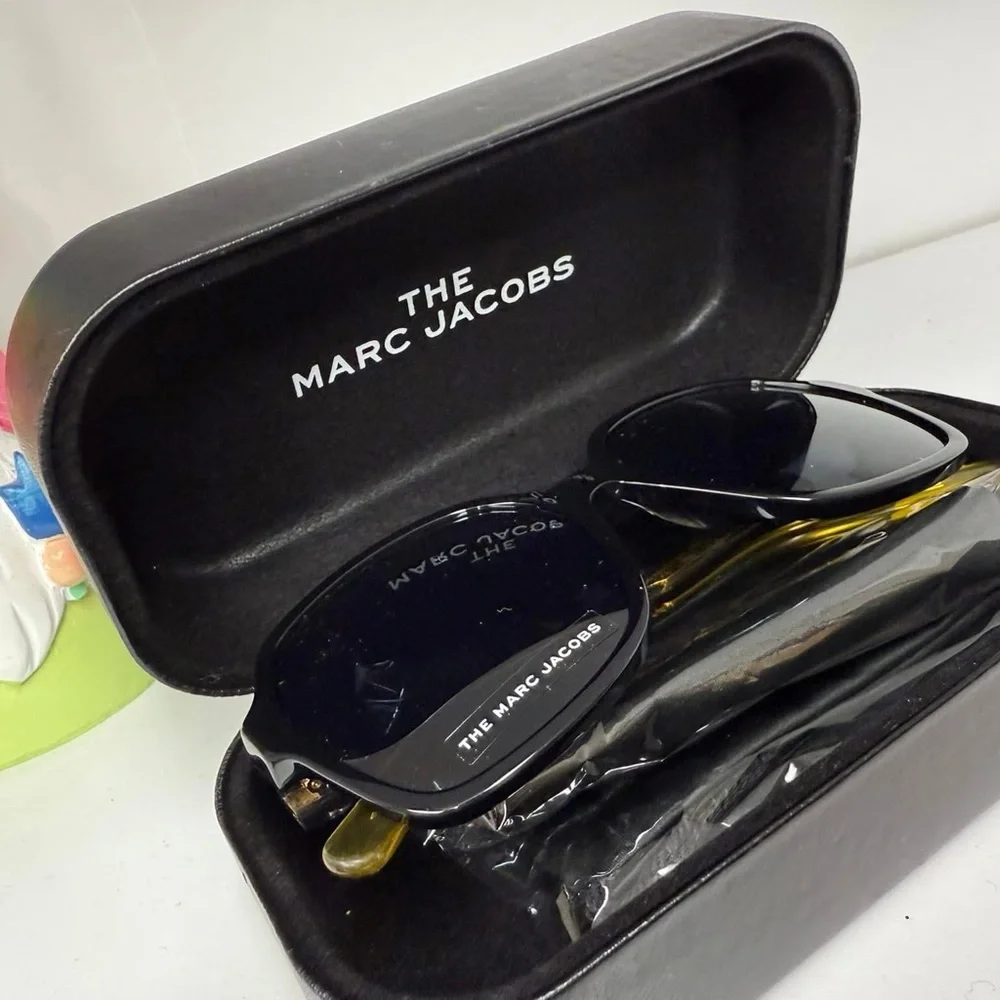 Marc Jacobs! Sunglasses 🕶️ brand new authentic - Picture 3 of 3